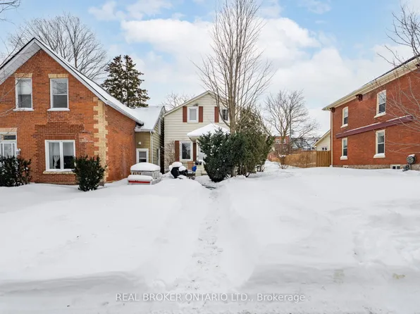 18 1st Ave #B, Orangeville, ON L9W 1H8