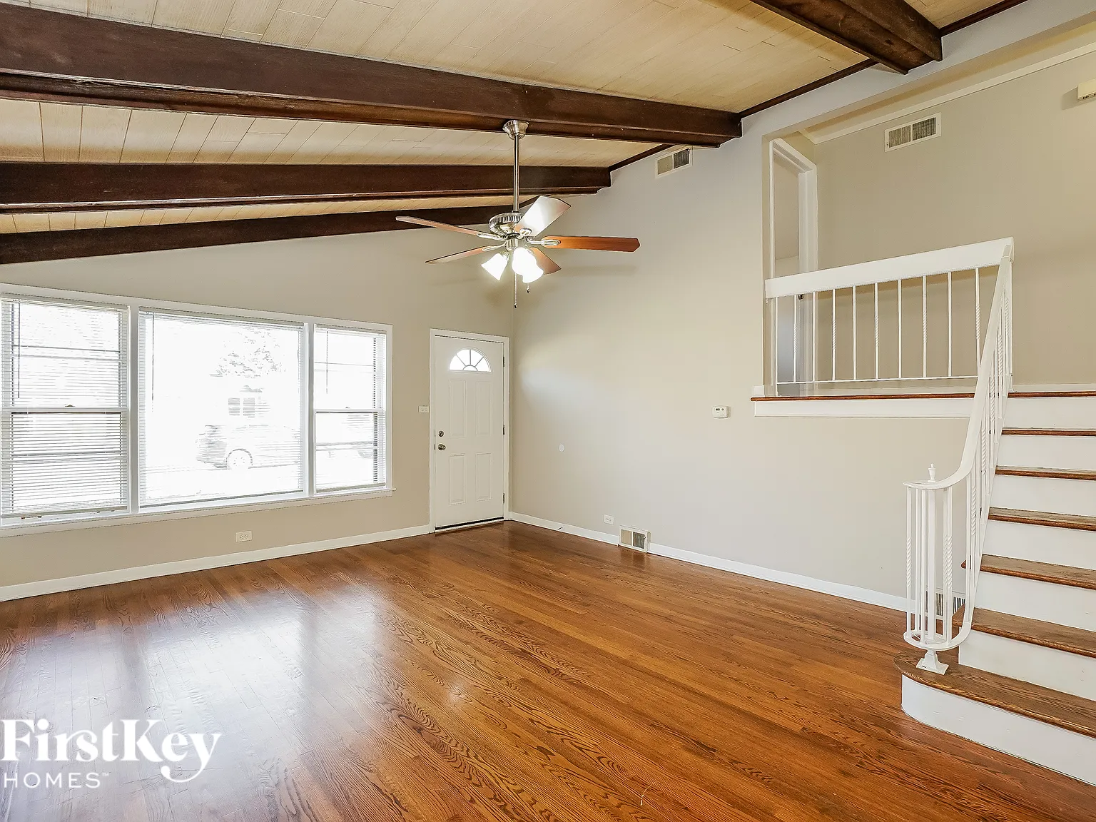 4 bed, 2.0 bath, 1433 sqft, $3,360 — Photo 2