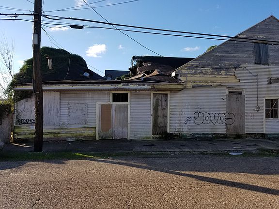 4th image of 1339 Saint Anthony St