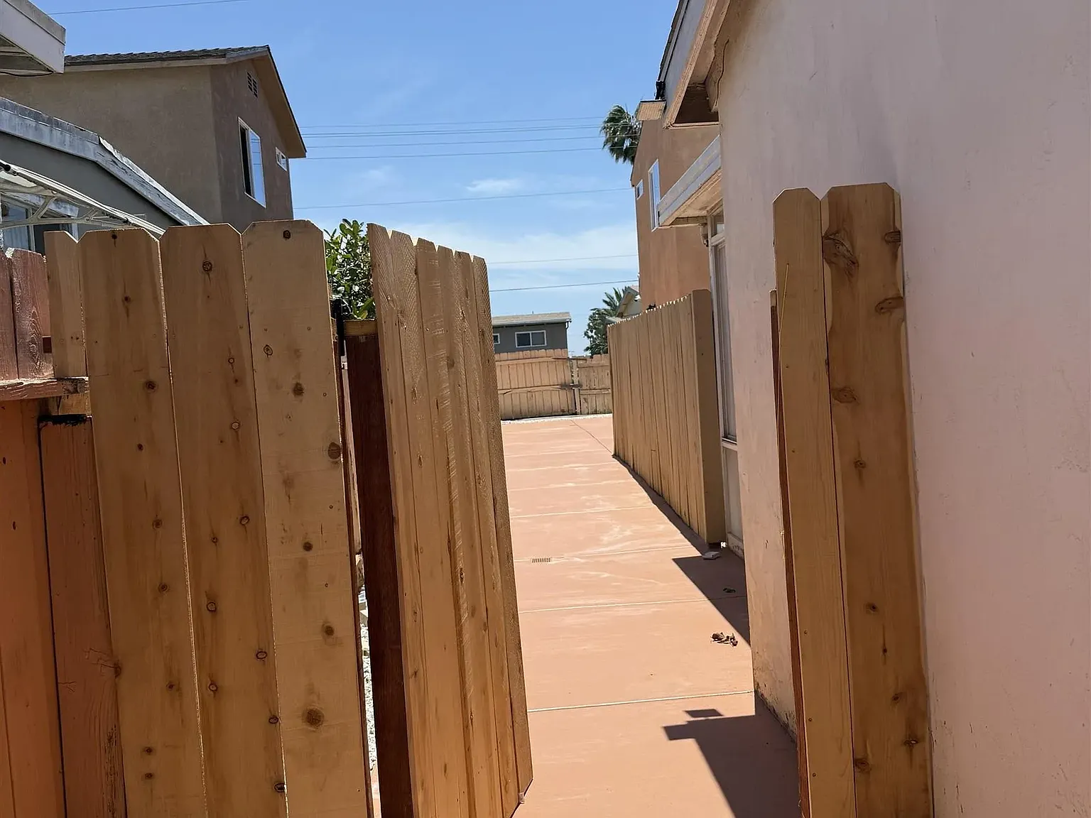 3 bed, 3.0 bath, 1200 sqft, $4,000 — Photo 2