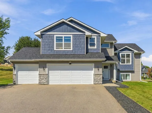 2060 Pleasant Dr, Prescott, WI 54021