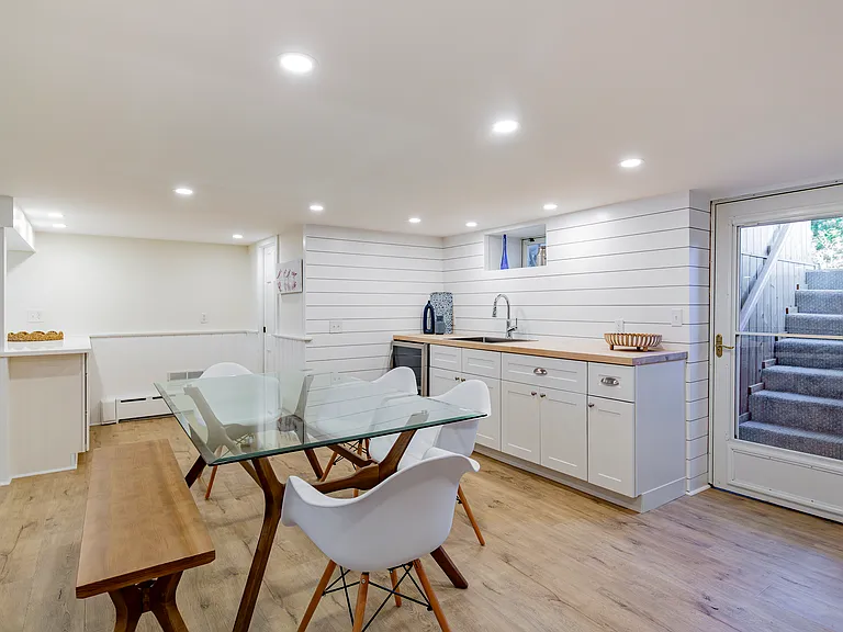 275 Maier Pl — Photo 8