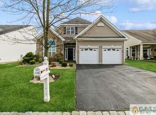 198 Diamond Spring Dr, Monroe Township, NJ 08831