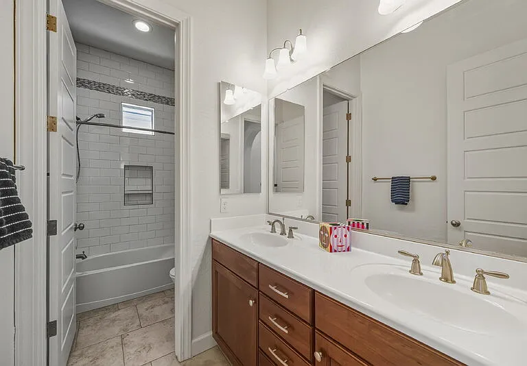 3930 E Iris Dr — Photo 21