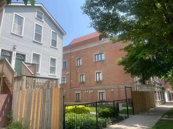2612 W Huron St Suite 2F, Chicago, IL 60612