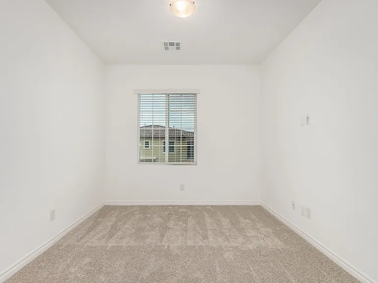 25 Barbara Ln #31 — Photo 34