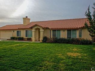 14561 Olivera Rd, Victorville, CA 92392