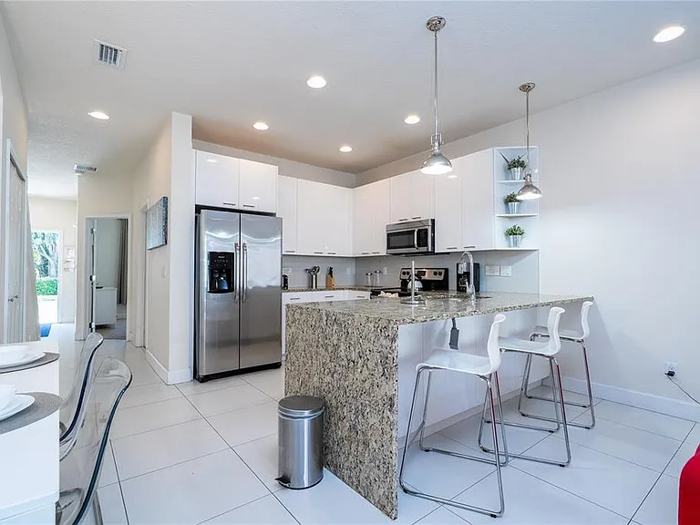 1615 Retreat Cir — Photo 36