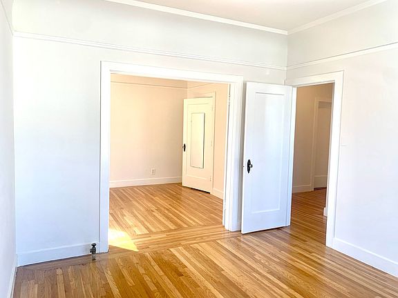 3rd image of 301 20th Ave APT 2