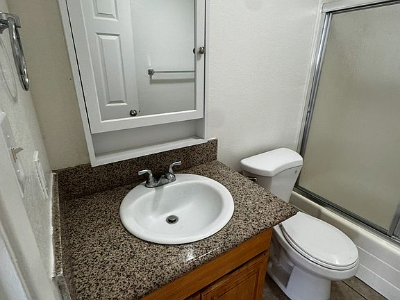 5th image of 2406-2408 Gillimer Dr