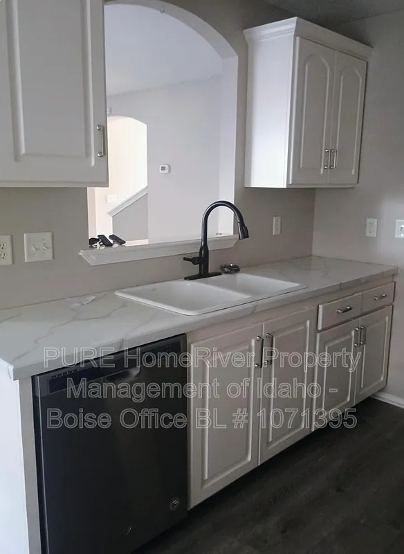 3 bed, 2.0 bath, 1509 sqft, $1,895 — Photo 4