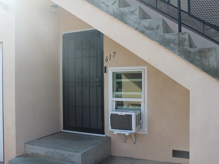 617 Arroyo Dr — Photo 1