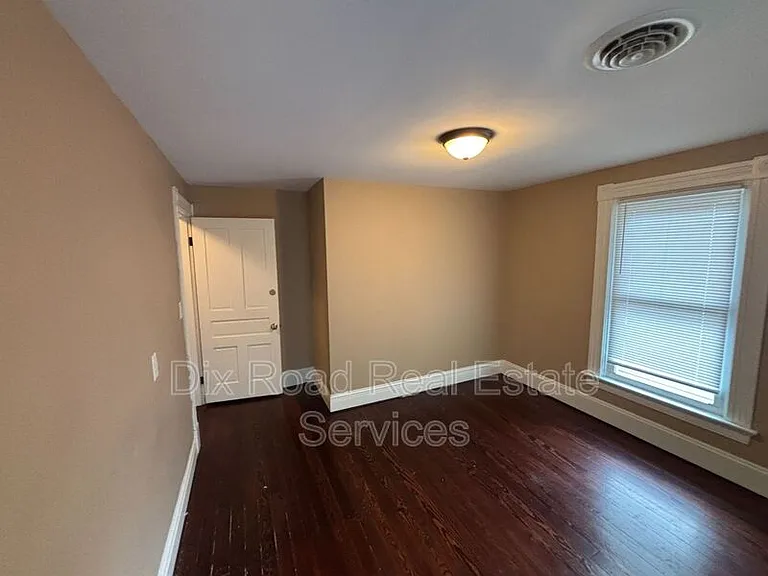 411 Millikin St — Photo 22