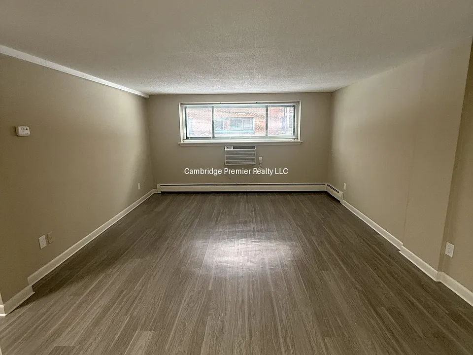 379 Harvard St #3