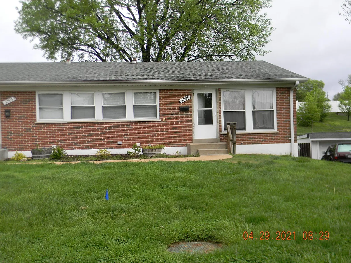 Front - 10933 Brookings Dr #10933