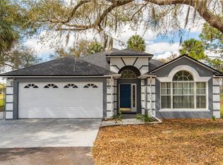 750 Snow Hill Rd, Geneva, FL 32732