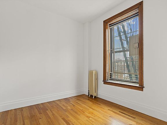 4th image of 234 W 21st St APT 54