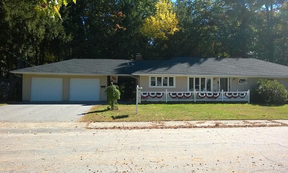 1st image of 24 Hoyt Street