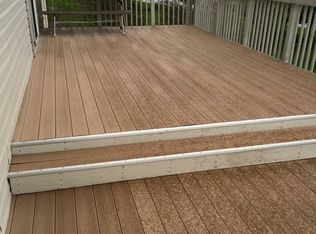 1490 Farmstead Ln, Dekalb, IL 60115