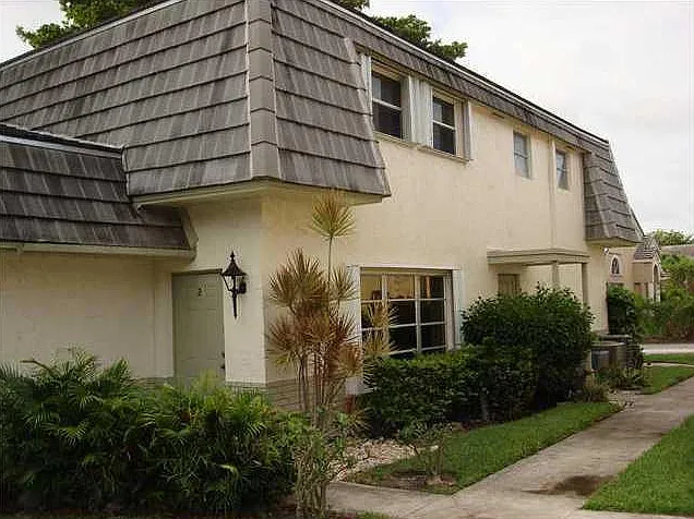 2 bed, 1.5 bath, 900 sqft, $1,950 — Photo 2