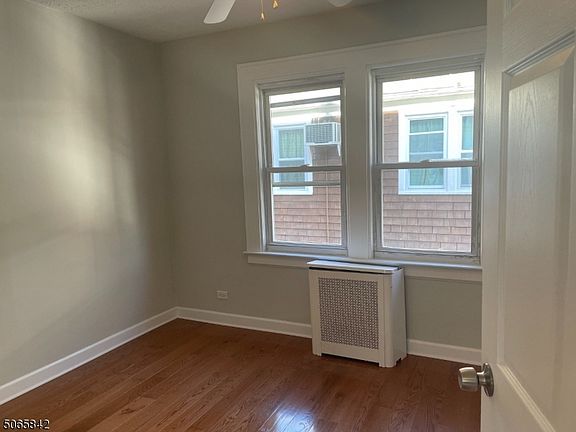 5th image of 76 Kirk St Floor 2