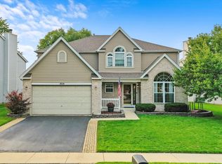 1826 Lake Shore Dr, Romeoville, IL 60446