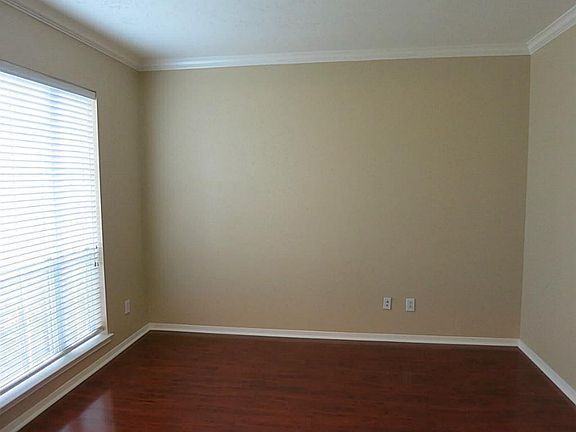 4th image of 2110 Winding Springs Dr