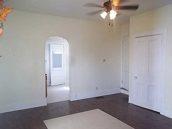 3rd image of 505 Adams St