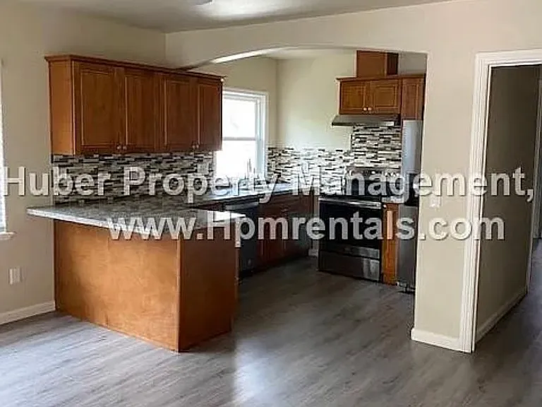 189 College Way — Photo 2