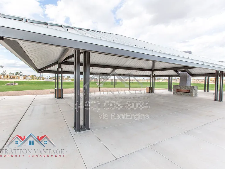 2304 E Kelly Dr — Photo 45