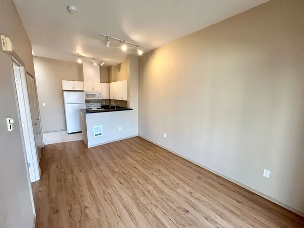 1323 Boren Ave, Seattle, WA