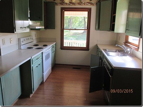 2nd image of 2447 Lake Street