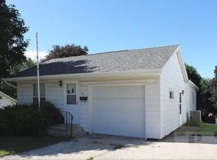 735 W North St, Forest City, IA 50436