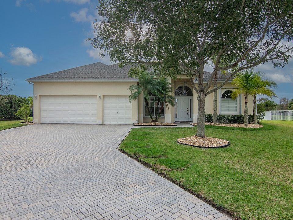 1st image of 611 Tangelo Cir SW