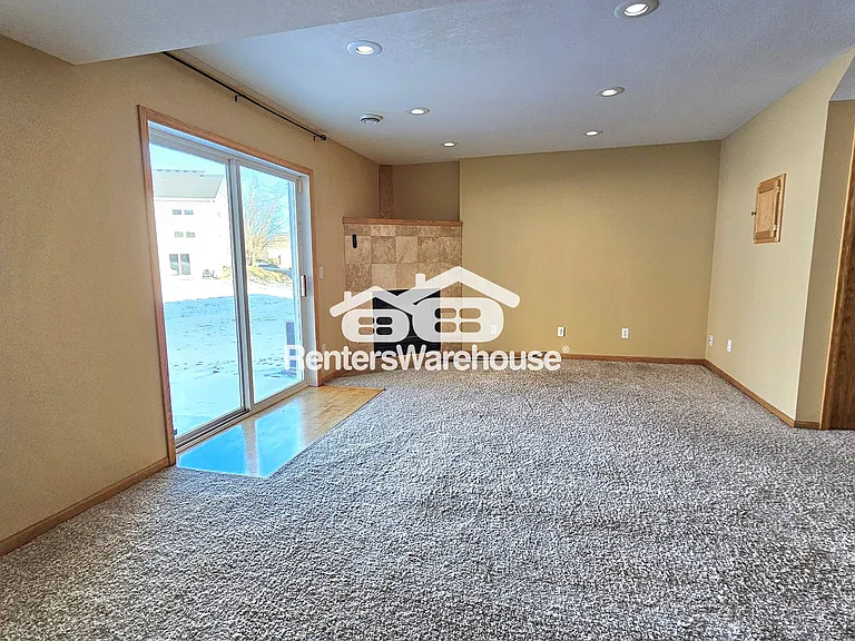 7648 Century Blvd — Photo 13