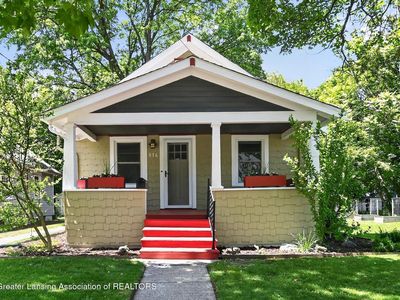 916 Dakin St, Lansing, MI, 48912
