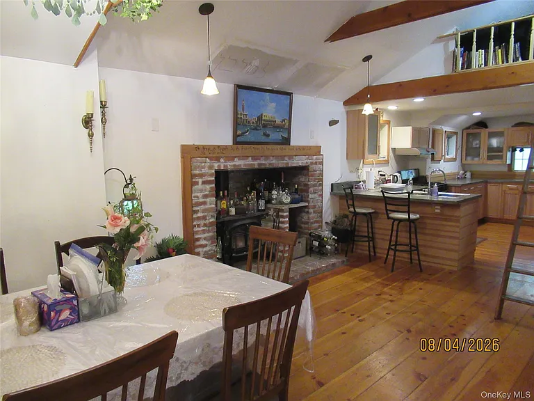463 Mountain Rd — Photo 7