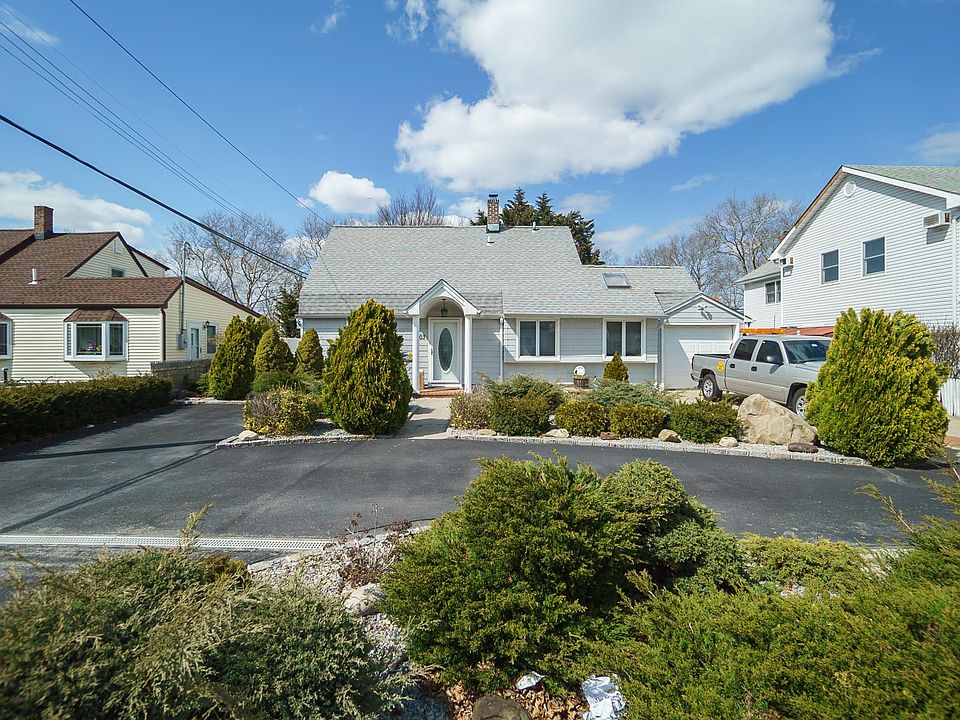 1st image of 303 Lansdowne Ave