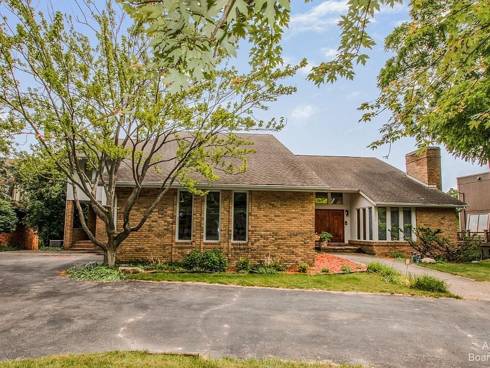 1st image of 4027 Fox Lake Dr