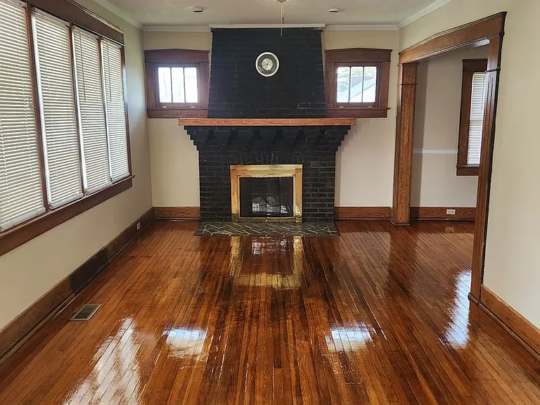 1008 S Randolph St — Photo 2