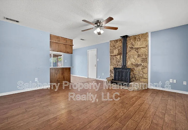 1113 Gifford Dr — Photo 7