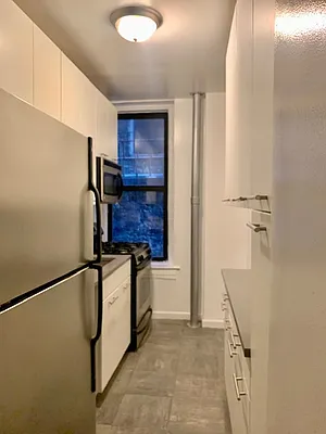 Rented by Isley Residential | media 11