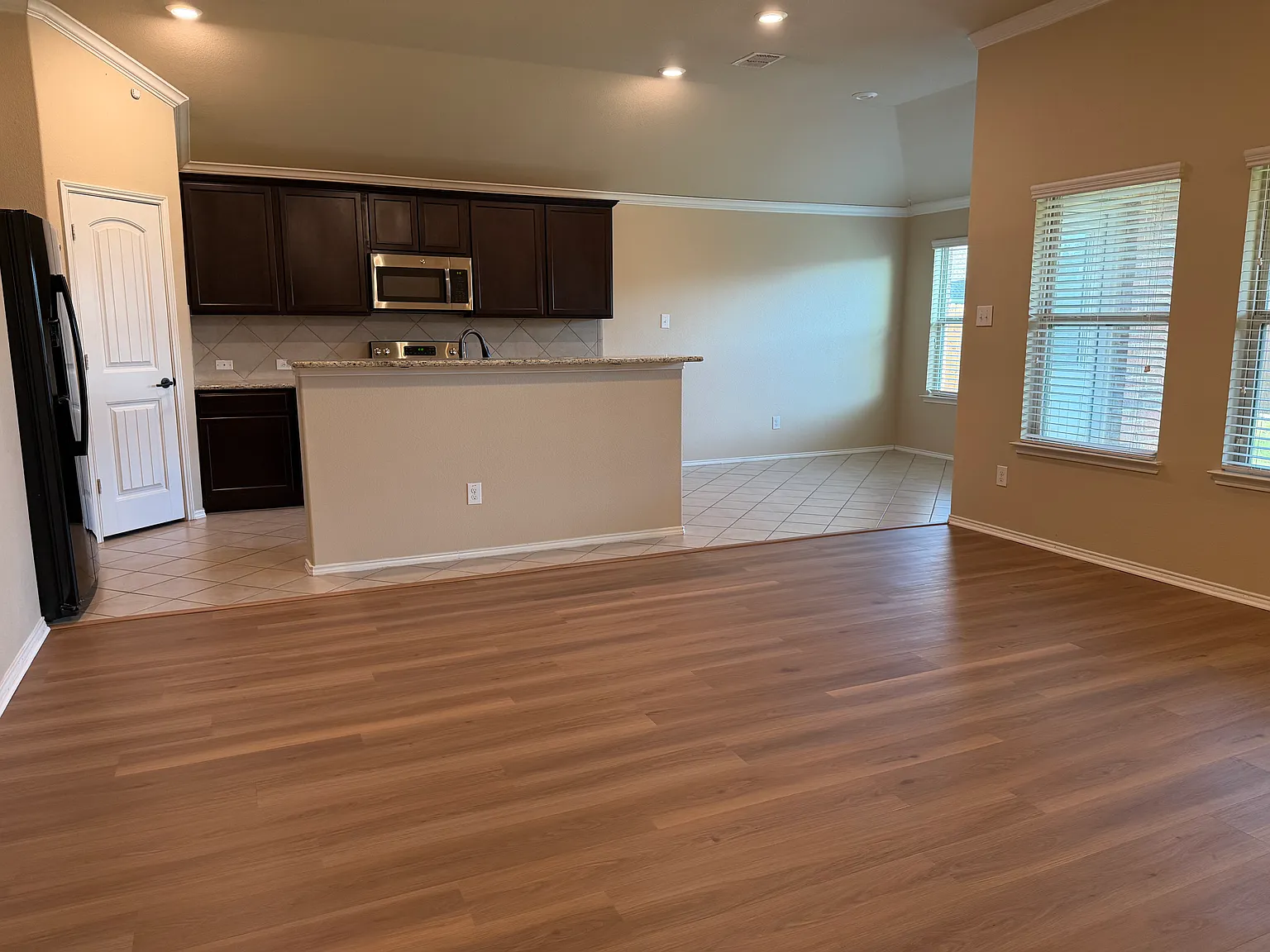 4 bed, 1831 sqft, $2,295 — Photo 4