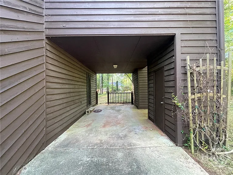 150 Brookstone Ct — Photo 8