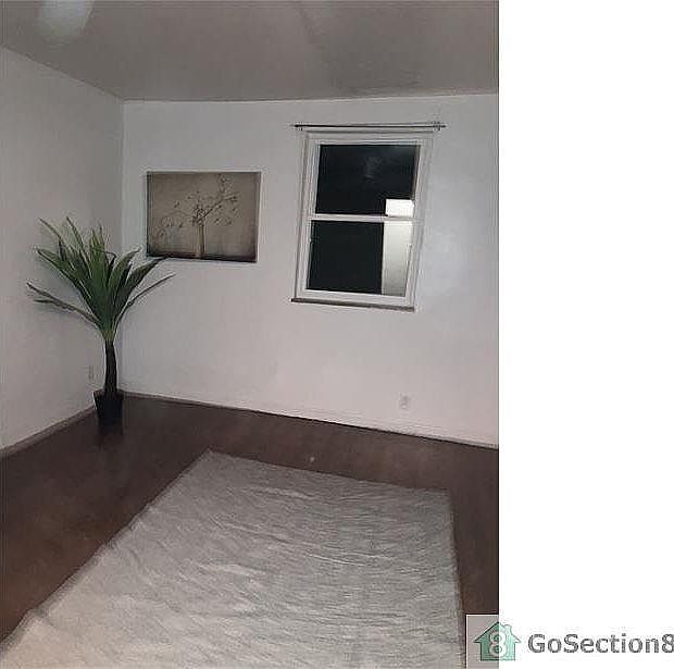 2nd image of 1076 Schumard Ave