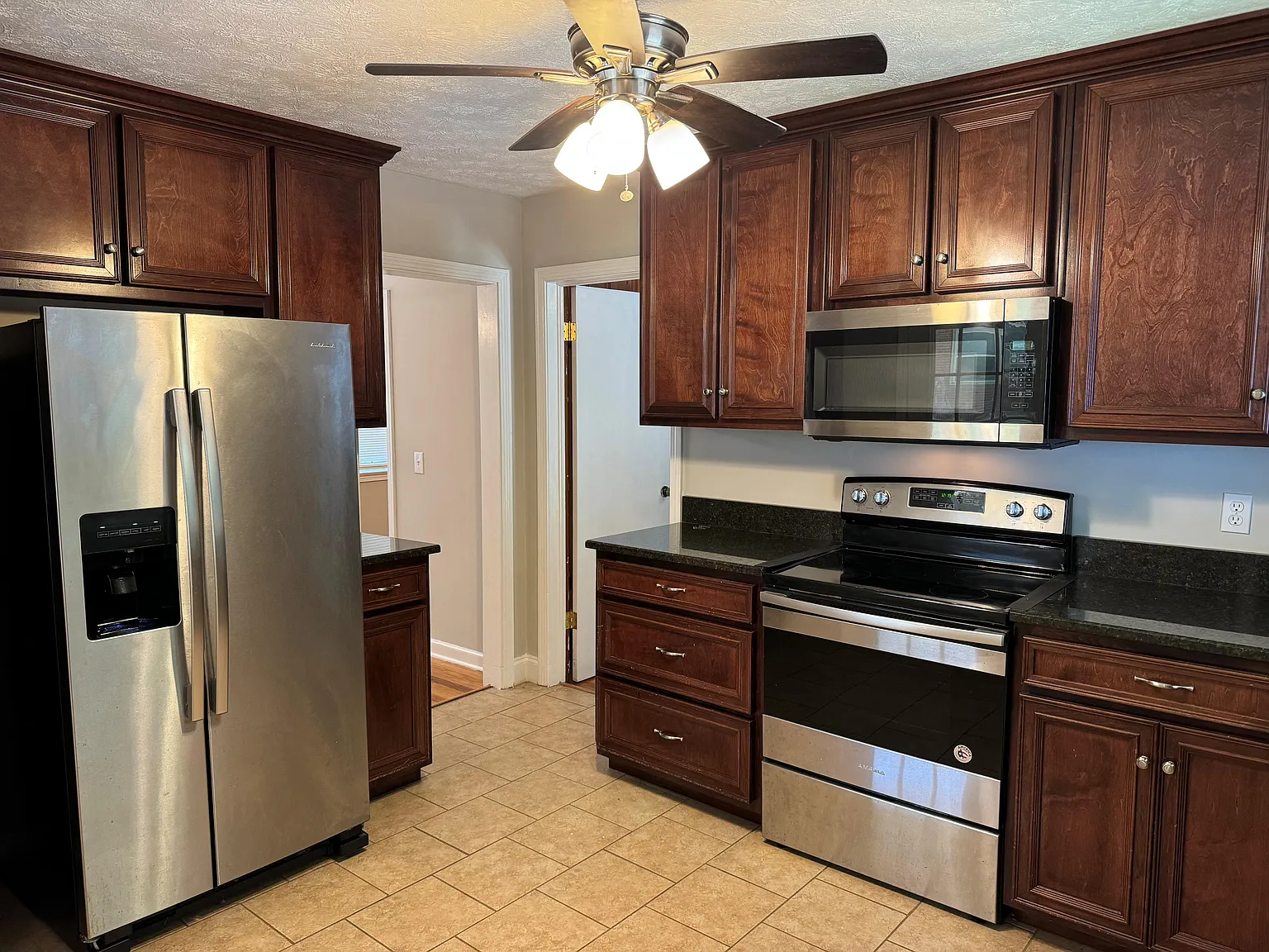 3 bed, 1245 sqft, $1,500 — Photo 2