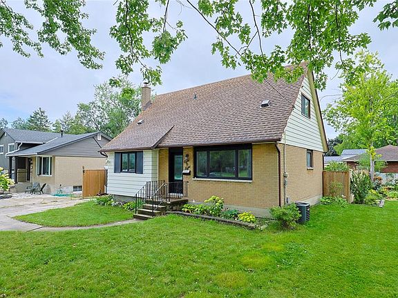 3rd image of 808 Rosedale Ave