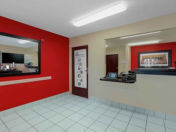 Lobby and Guest Check-in