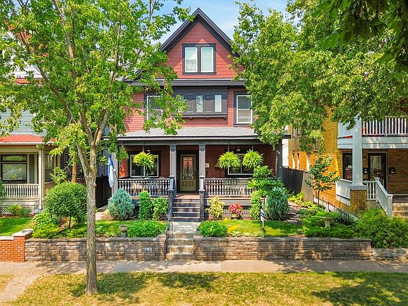 3rd image of 847 Ashland Ave