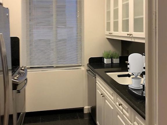 3rd image of 10 Liberty St APT 11G